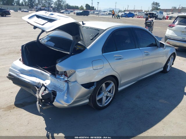 2010 Mercedes-BENZ C 300 LUXURY/SPORT — фото 4