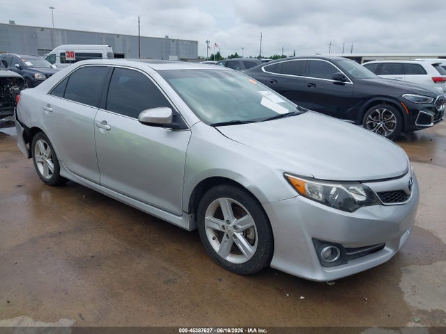 2012 TOYOTA CAMRY SE