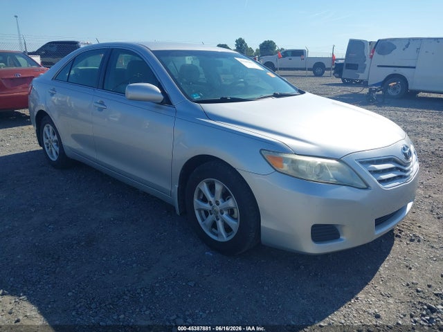 2011 TOYOTA CAMRY LE
