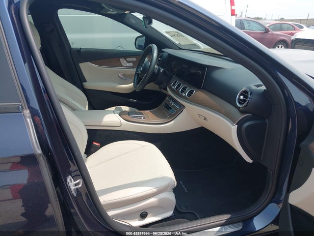 صورة 5 لـ 2022 Mercedes-BENZ E 350