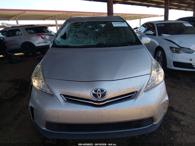 صورة مصغرة 12 لـ 2014 Toyota PRIUS V THREE