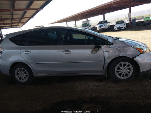 صورة مصغرة 13 لـ 2014 Toyota PRIUS V THREE