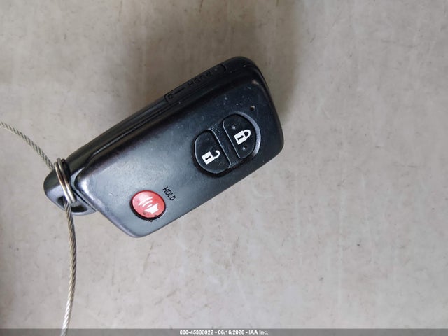 صورة مصغرة 11 لـ 2014 Toyota PRIUS V THREE