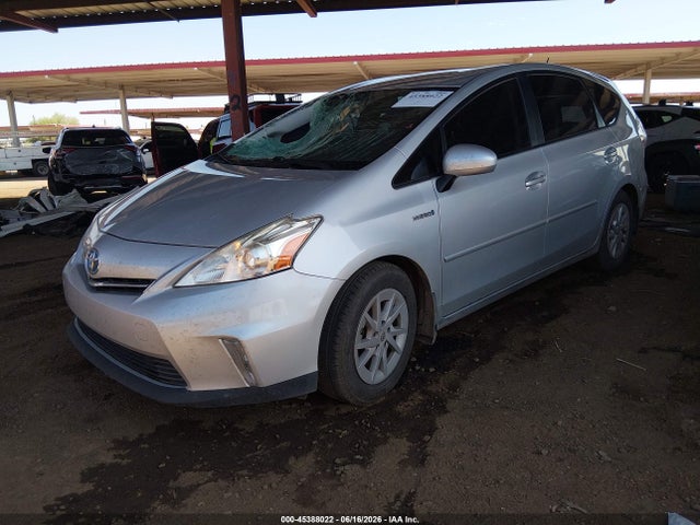 2014 Toyota PRIUS V THREE photo 2