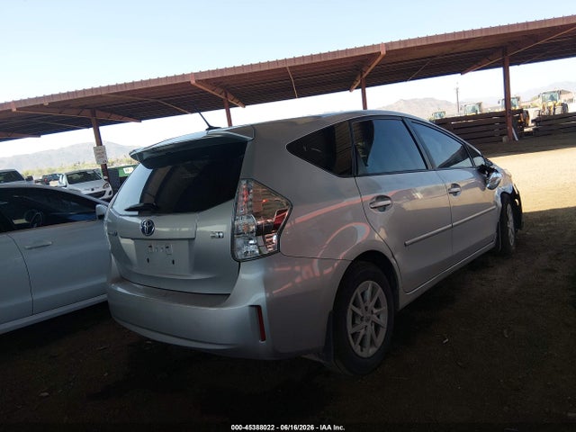 2014 Toyota PRIUS V THREE photo 4