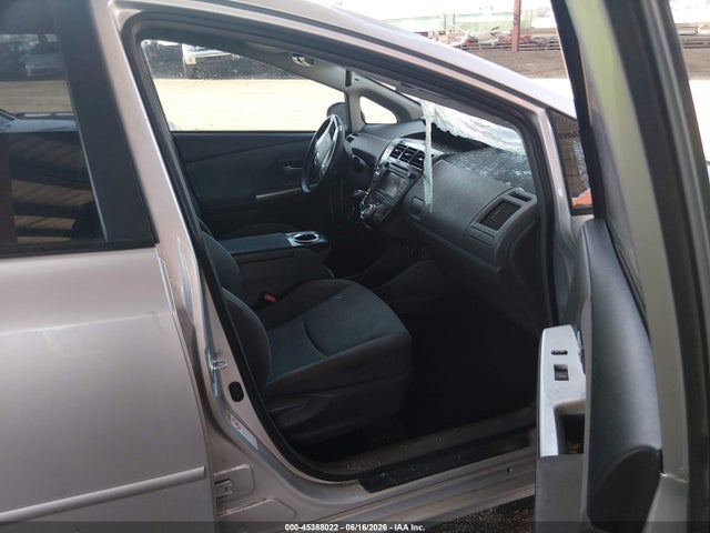 2014 Toyota PRIUS V THREE photo 5