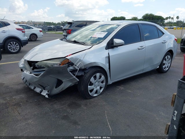 2018 Toyota COROLLA LE photo 2