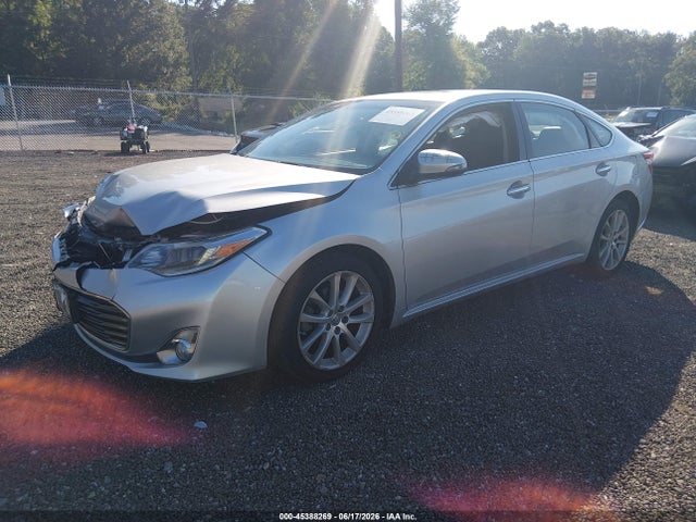 2013 Toyota AVALON LIMITED photo 2