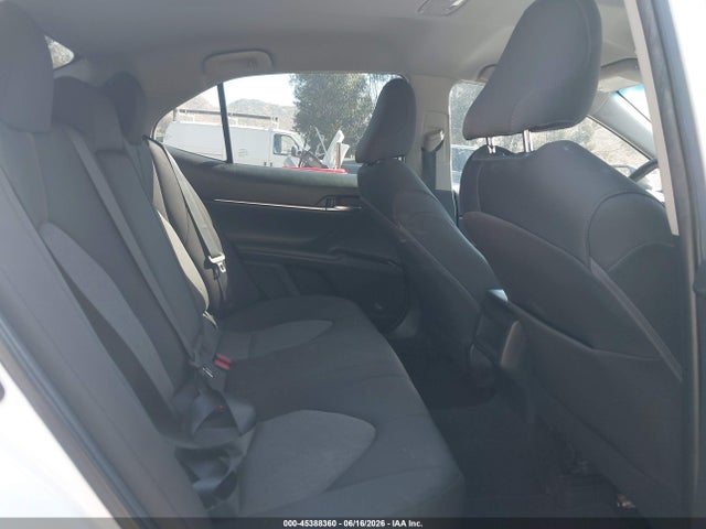 صورة 8 لـ 2019 Toyota CAMRY LE