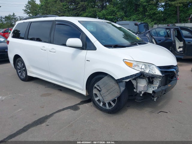 2018 TOYOTA SIENNA LE 7 PASSENGER