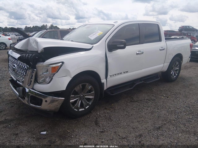 2018 Nissan TITAN SV 照片 2