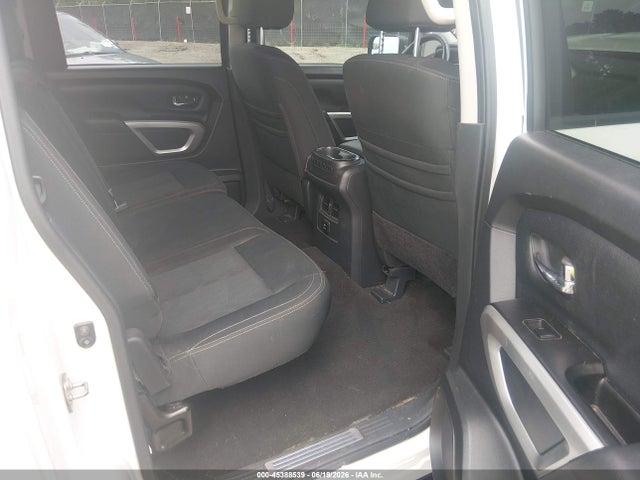 2018 Nissan TITAN SV 照片 8