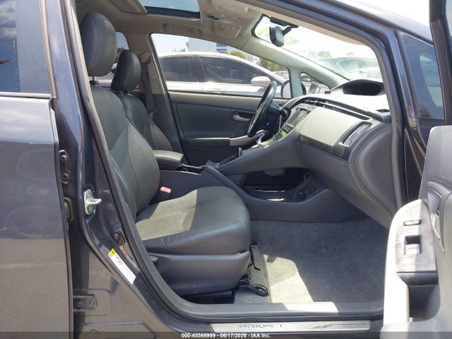 صورة 5 لـ 2011 Toyota PRIUS FOUR