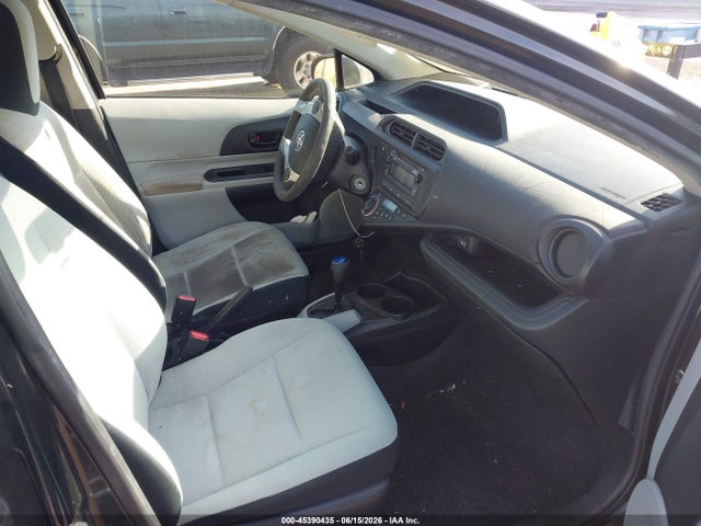 2014 Toyota PRIUS C ONE 照片 5