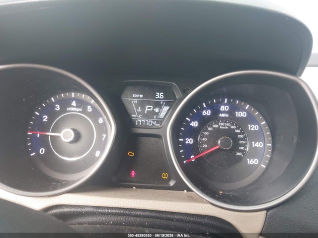 صورة 7 لـ 2016 Hyundai ELANTRA SE