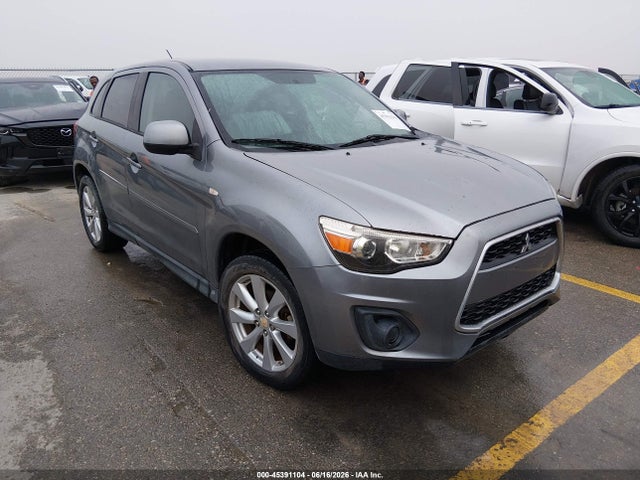 2015 MITSUBISHI OUTLANDER ES