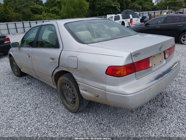2001 Toyota CAMRY LE 照片 3