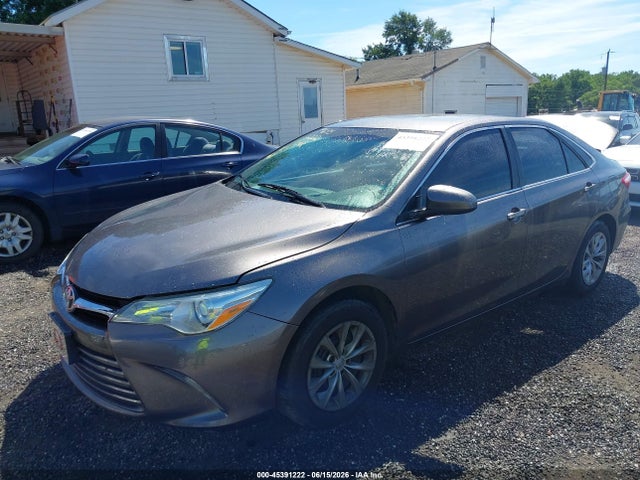 2016 Toyota CAMRY LE thumbnail 2