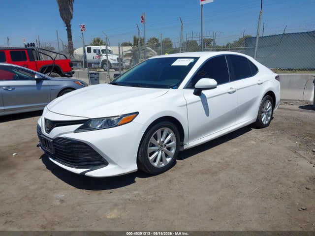 2019 Toyota CAMRY LE photo 2
