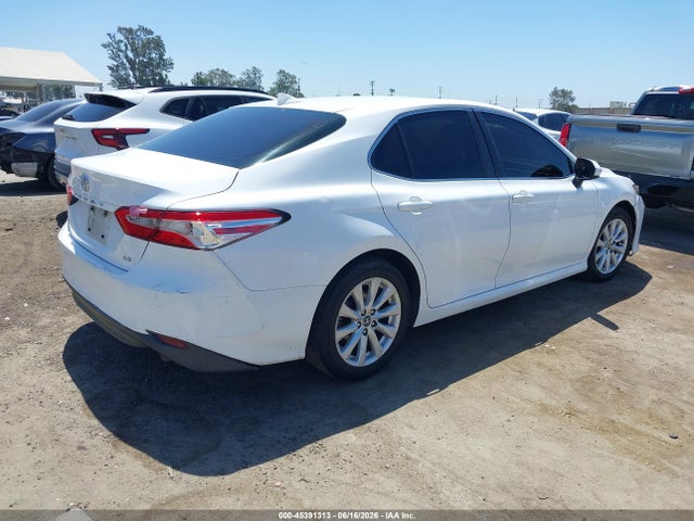 2019 Toyota CAMRY LE photo 4