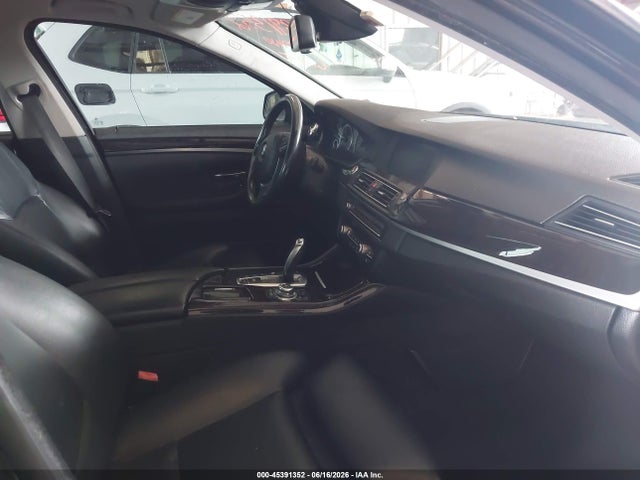 صورة مصغرة 5 لـ 2011 BMW 550I XDRIVE