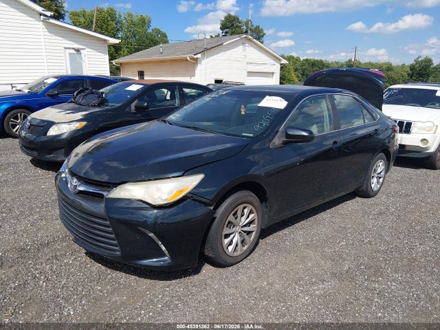2015 Toyota CAMRY LE — фото 2