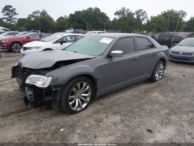 2019 CHRYSLER 300 TOURING 2