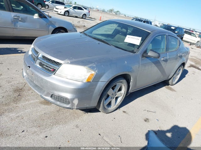 2013 Dodge AVENGER SE 照片 2