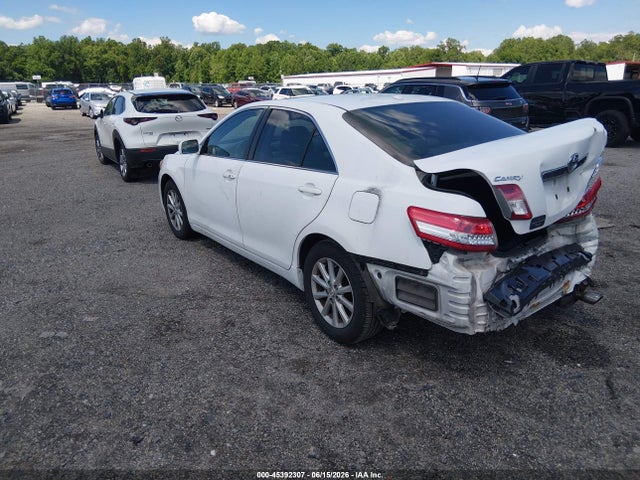 2010 Toyota CAMRY XLE photo 3