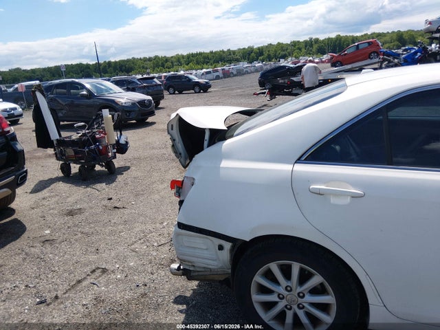 2010 Toyota CAMRY XLE photo 6