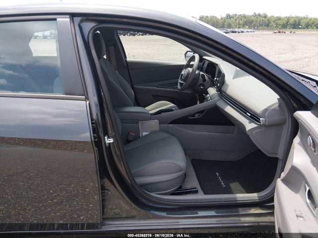 صورة 5 لـ 2021 Hyundai ELANTRA SE