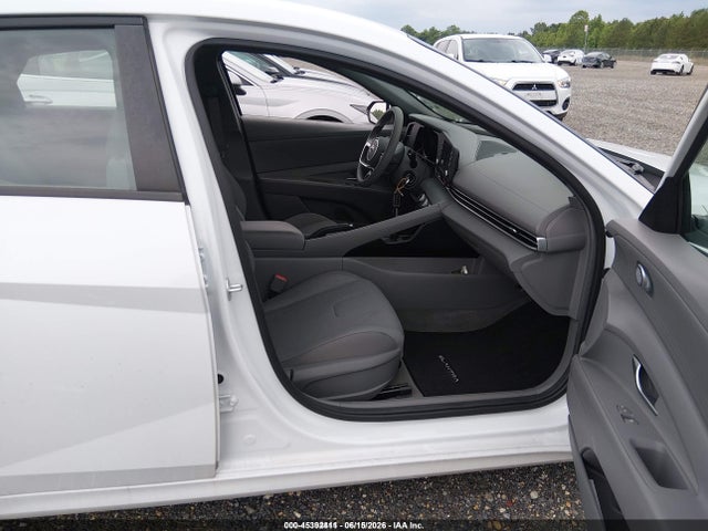 صورة 5 لـ 2021 Hyundai ELANTRA SE