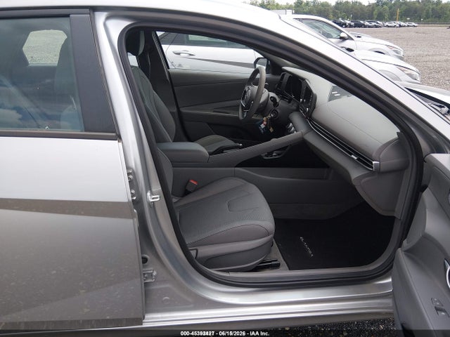 2021 Hyundai ELANTRA SE photo 5