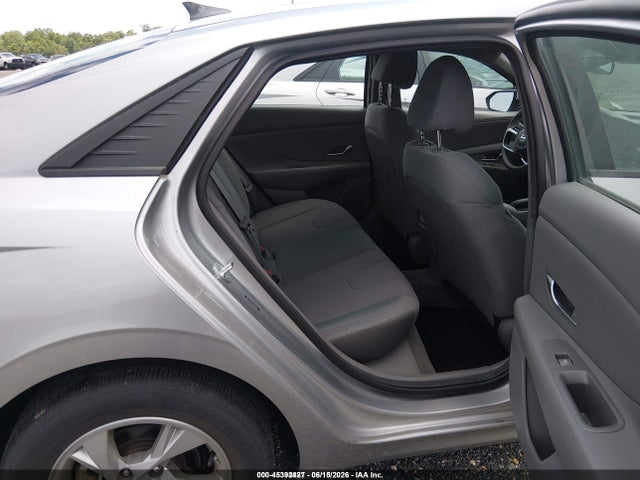 2021 Hyundai ELANTRA SE photo 8