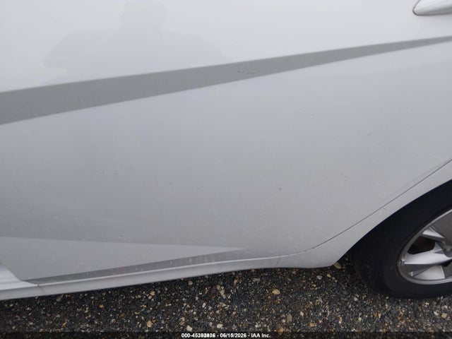 صورة 6 لـ 2021 Hyundai ELANTRA SE