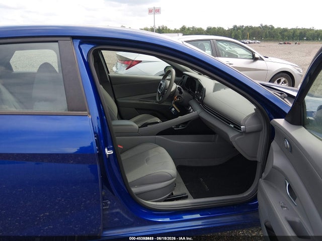 صورة 5 لـ 2021 Hyundai ELANTRA SE