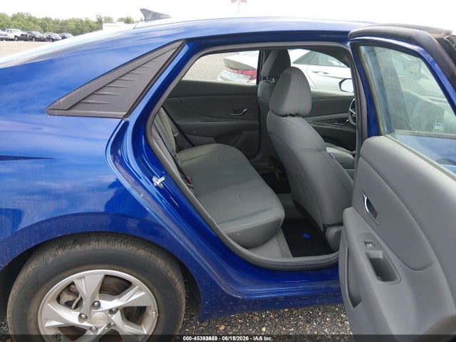 صورة 8 لـ 2021 Hyundai ELANTRA SE
