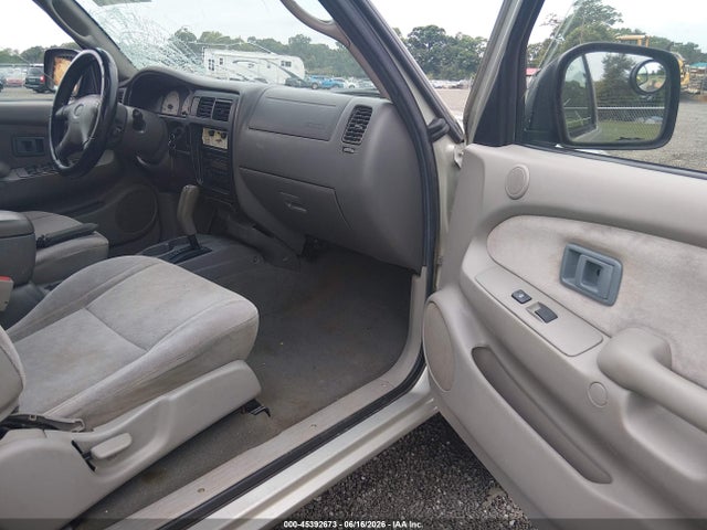 2004 Toyota TACOMA PRERUNNER photo 5