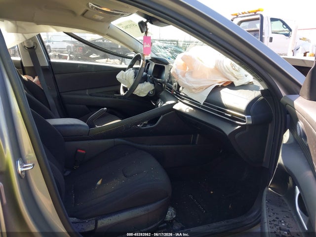 صورة 5 لـ 2026 Hyundai ELANTRA SE