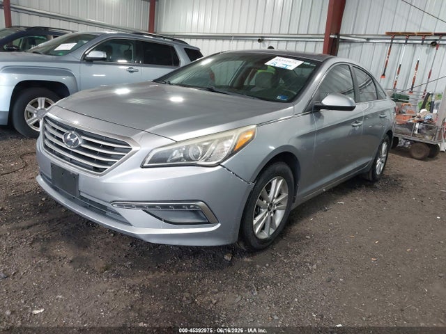 2015 Hyundai SONATA SE — фото 2