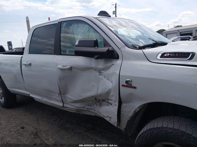 صورة 6 لـ 2022 RAM 2500 BIG HORN 4X4 8' BOX