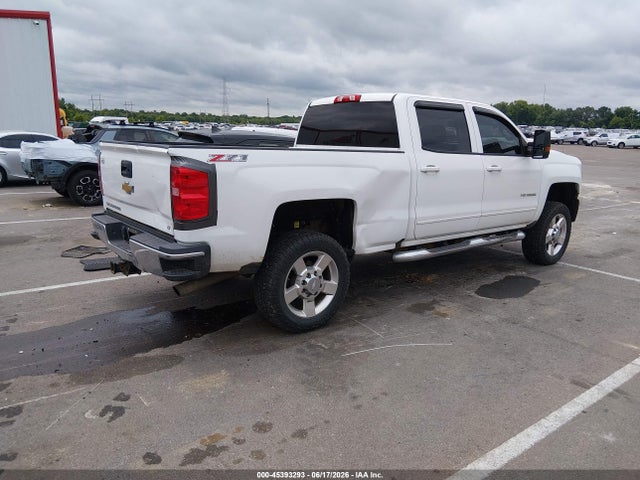 2017 Chevrolet SILVERADO 2500HD LT — фото 4