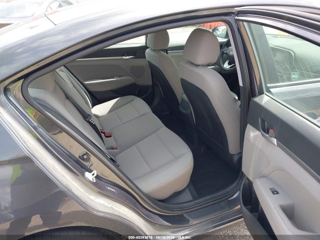 2020 Hyundai ELANTRA SE 照片 8