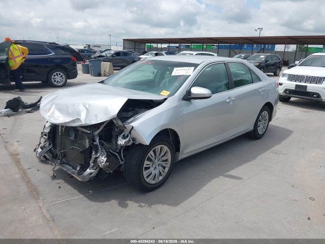 2014 Toyota CAMRY LE 照片 2