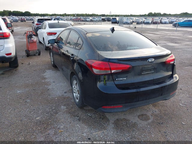 2017 KIA FORTE LX photo 3