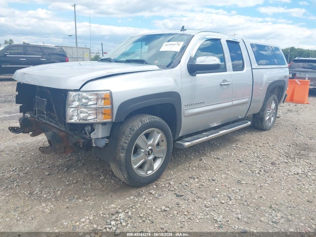 2013 Chevrolet SILVERADO 1500 LT 照片 2