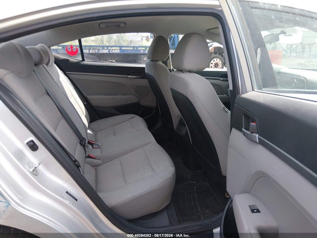 صورة 8 لـ 2017 Hyundai ELANTRA SE