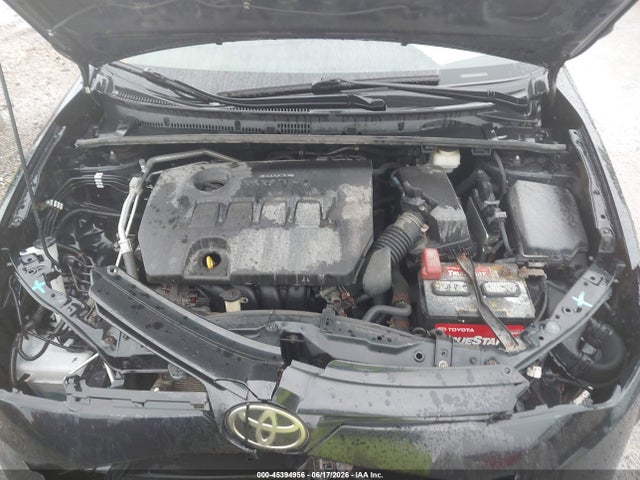 2017 Toyota COROLLA LE photo 10