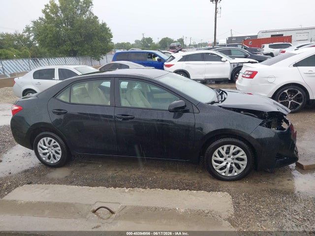2017 Toyota COROLLA LE — миниатюра 13