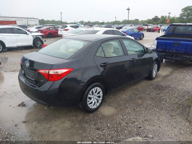 2017 Toyota COROLLA LE photo 4